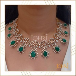 Emerald diamond necklace 